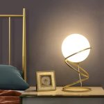 Lampu meja dekorasi samping tempat tidur hotel ruang tamu hotel