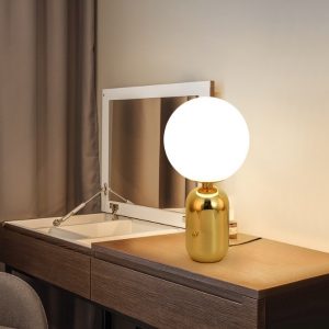 Lampu Meja Samping Tempat Tidur Desainer Sederhana Ruang Tamu Belajar Kreatif Bola Kaca Lampu Mewah
