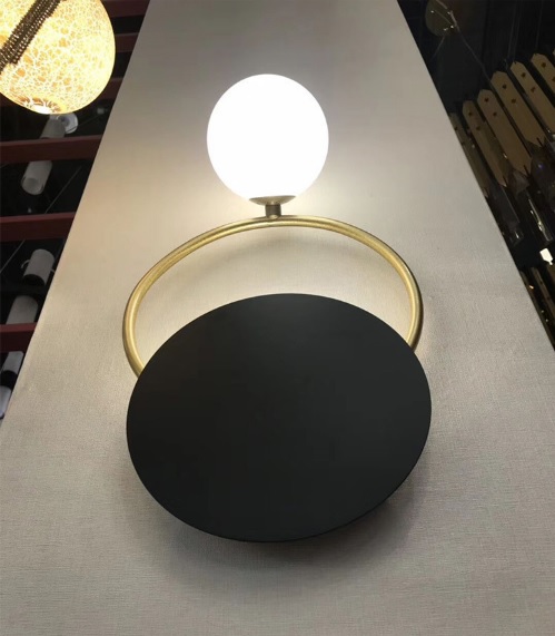 lampu Dinding Kamar Hotel