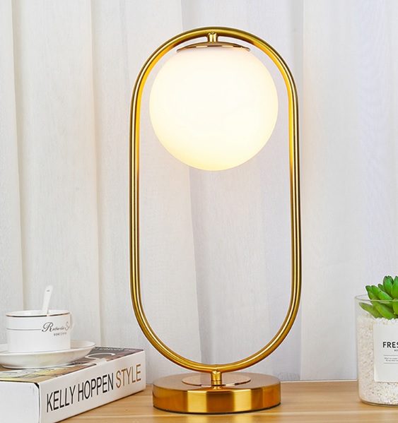 Lampu Meja Bola Kaca Emas Dekoratif Kamar Tidur