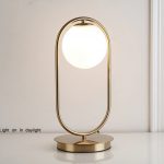 Lampu Meja Samping Tempat Tidur Bola Kaca Logam Lampu Meja Hias