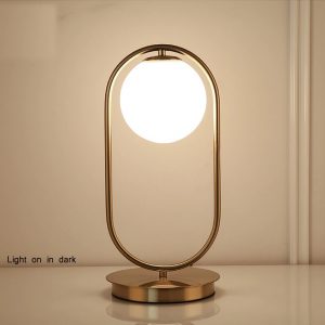 Lampu Meja Samping Tempat Tidur Bola Kaca Logam Lampu Meja Hias