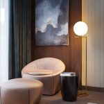 Lampu Lantai Postmodern Kreatif Minimalis Ruang Tamu Belajar Kamar Tidur Model Ruang Desainer Vertikal Kaca Bola Lampu Lantai