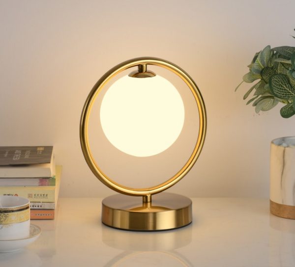 Lampu Meja Kamar Tidur Cahaya Mewah Dekorasi Ruang Tamu Kreatif Sederhana