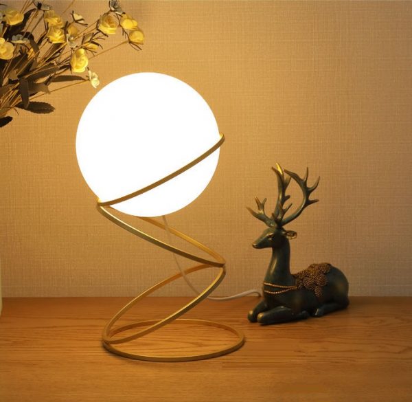 Lampu Meja Kamar Tidur Samping Tempat Tidur Dekorasi Modern Ruang Tamu Kreatif