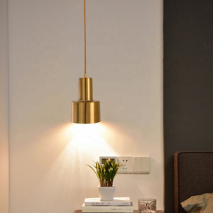 Lampu gantung emas modern desain mewah dari besi