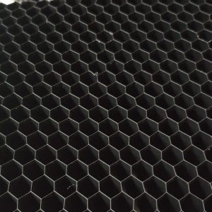 Lampu Jala Khusus Sarang Lebah Hitam Mesh Pencahayaan Anti-Silau Heksagonal Mesh Aluminium