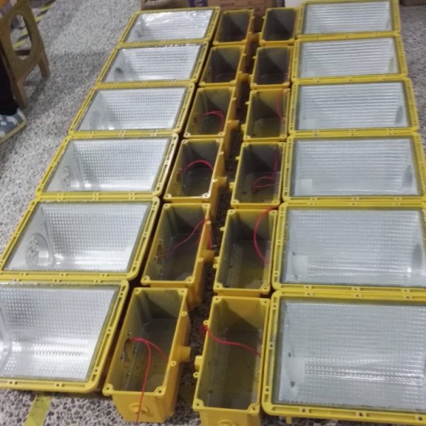 Lampu Sorot Jalan Metal Halide BAT53 EX PROOF FLOODLIGHTS