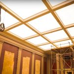 Pencahayaan akustik barrisol kombinasi desain fleksibel