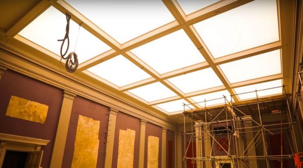 Pencahayaan akustik barrisol kombinasi desain fleksibel