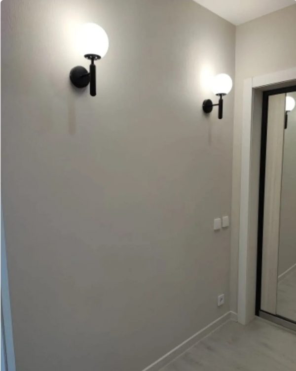 Lampu Dinding Kaca Globe Putih Susu Modern E27 Bohlam Hitam