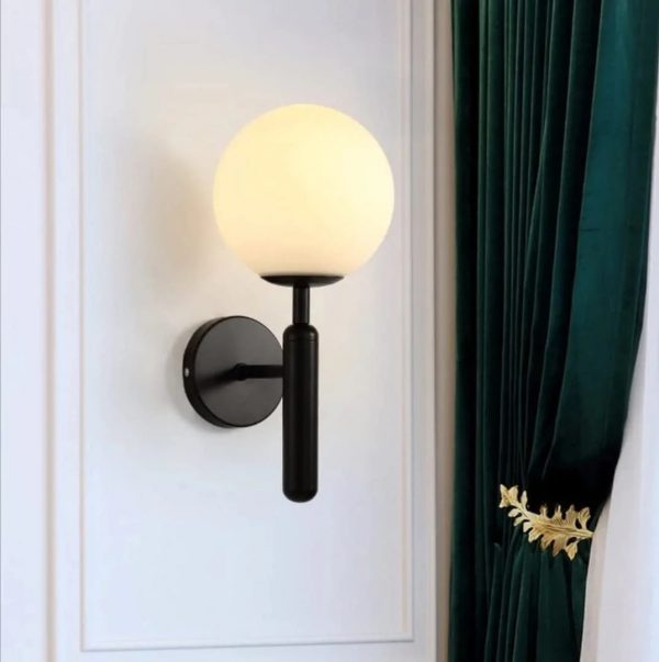Lampu Dinding Kaca Globe Putih Susu Modern E27 Bohlam Hitam