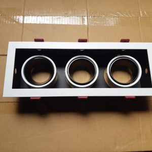 Kap Lampu Plafon 3 Tiga persegi MR16 LED Module SpotLight
