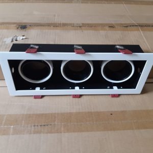 Kap Lampu Plafon 3 Tiga persegi MR16 LED Module SpotLight