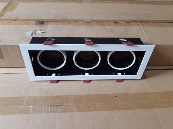 Kap Lampu Plafon 3 Tiga persegi MR16 LED Module SpotLight