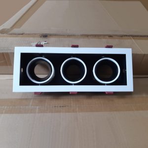 Kap Lampu Plafon 3 Tiga persegi MR16 LED Module SpotLight